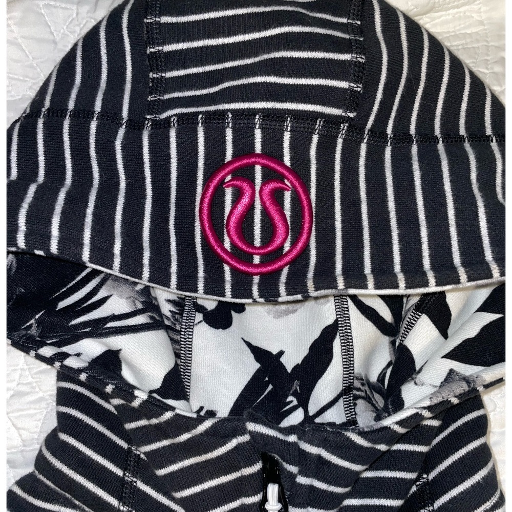 Black & white jacket size 4